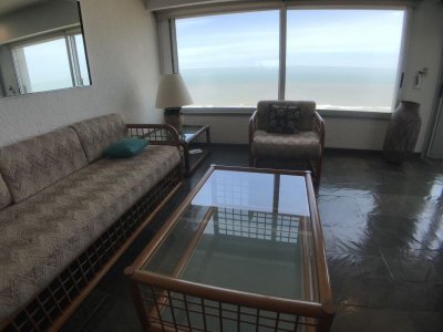 Apartamento en venta frente al mar con 1 dormitorio