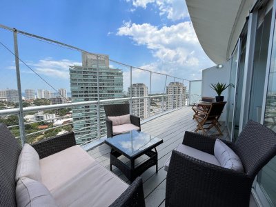Amplio penthouse en zona para vivir todo el año
