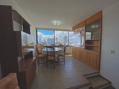 Apartamento de 2 dormitorios en venta Punta del Este