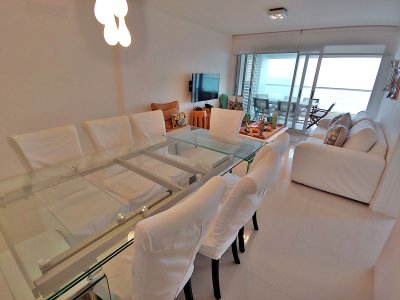 Torre de Categoría a metros del mar con amplios amenities.