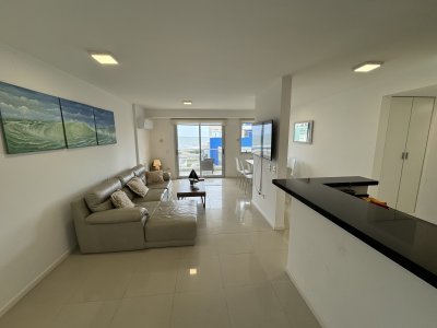 Apartamento en venta Playa Brava 2 dormitorios y medio con vistas al mar