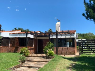 Hermosa casa a la venta en Rincón del indio