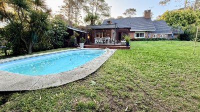 Casa en venta a una cuadra de plaza mansa