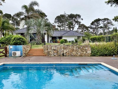 Magnífica casa en venta en Playa Mansa!!