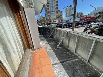 Una casa con patio en plena península!! Hermoso apartamento de e normes dimensiones con la mayor comodidad!!