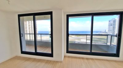 Pronto para entrar, REVENTA, vista al mar, edificio con servicios.