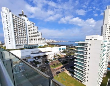 Playa Mansa, con vista a la mansa. 2 suites + baño de visitas