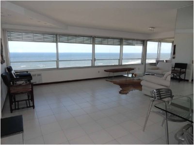 Apartamento en Punta del Este, Brava