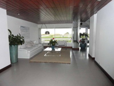 Apartamento en Punta del Este, Brava