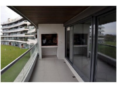 Apartamento en Punta del Este, Brava