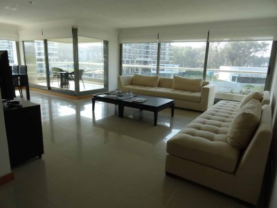 Apartamento en Punta del Este, Brava