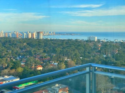 Piso alto con vista al mar