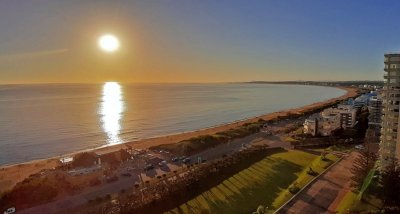 Playa Mansa, primera fila con todos los servicios