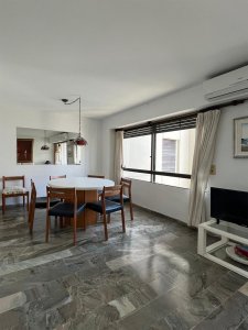 Apartamento en venta de 3 dormitorios, en playa brava 