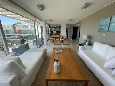 Apartamento de 3 dormitorios en alquiler temporal, playa brava! 
