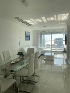 Alquiler temporal de apartamento 2 dormitorios playa Mansa, miami Boulevard Punta Del Este