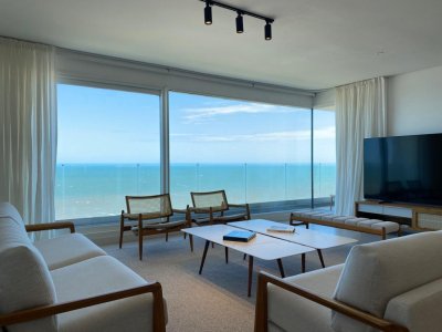 Alquiler temporal apartamento 3 suites playa brava 