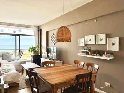 Apartamento en Venta, de 2 dormitorios, en zona Brava 