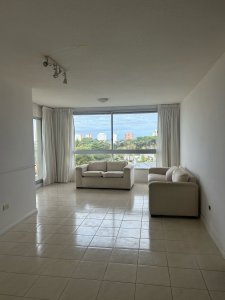 Apartamento en venta de 3 dormitorios en Roosevelt