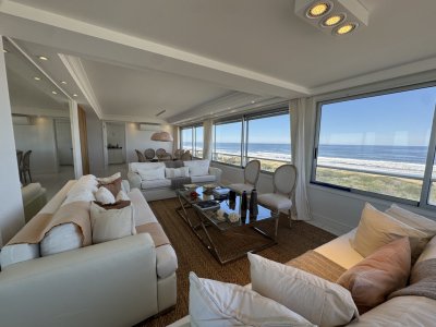 Apartamento en alquiler temporal, de 3 dormitorios. en zona brava!