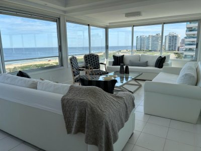Apartamento en alquiler temporal, de 3 dormitorios. en zona brava!