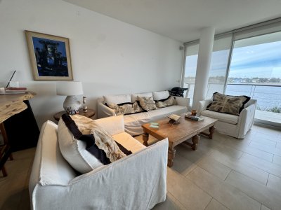 Apartamento en venta de 3 dormitorios en La Barra, edificio Delamar