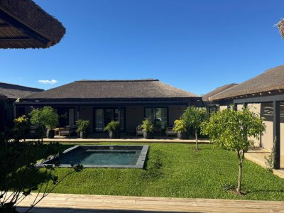 Venta casa de 4 dormitorios y servicio en Puerto Quetzal, La Barra