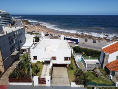 Espectacular casa en venta en peninsula 6 dormitorios frente al mar