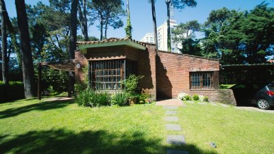 Casa en alquiler temporario de 3 dormitorios, en barrio Cantegril 
