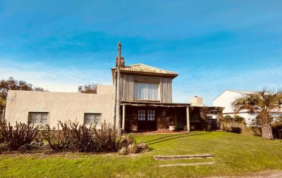 Casa en alquiler temporal de 4 dormitorios en Pueblo José Ignacio 