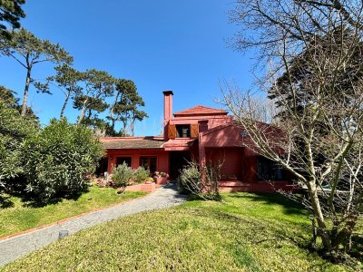 Casa en alquiler temporal, de 4 dormitorios en San Rafael 