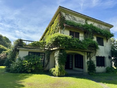 Excelente propiedad en venta en playa mansa