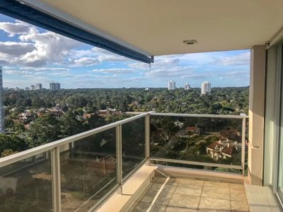 Venta Apartamento 2 Dormitorios,  Playa Mansa, Punta del Este! Frente al Mar