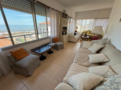 Apartamento en Peninsula, 2 dorm y 2 baños. Espectacular vista