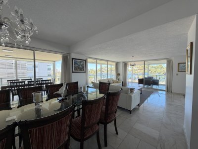 Espectacular Apartamento 3 suite + Servicio