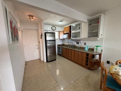 Apartamento 2 dorm y 2 baños. Peninsula a pasos de todo.
