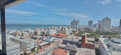 Apartamento 3 dormitorios y Dep. de servicio en alquiler  de temporada en Peninsula de Punta del este 