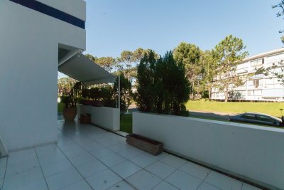 Venta Apartamento 2 Dormitorios, Playa Mansa, Punta del Este