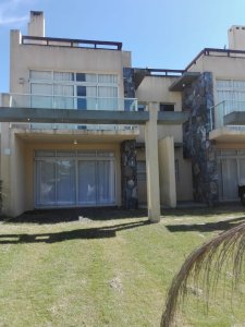 Alquiler Temporario Apartamento 3 Dormitorios, Manantiales, Punta del Este