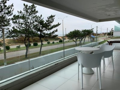 Venta Apartamento 3 Dormitorios, Playa Mansa, Punta del Este