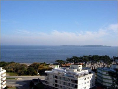 Apartamento en venta Playa Mansa 3 dormitorios