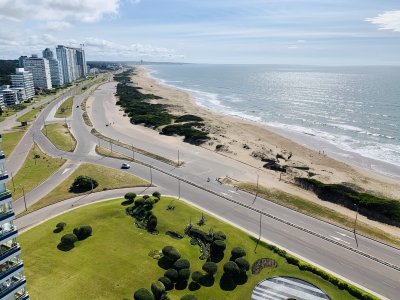 Alquiler Temporario y Anual Apartamento, 3 Dormitorios, Playa Brava. Punta del Este