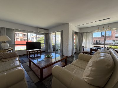 Apartamento 2 Dormitorios, Peninsula, Punta del Este