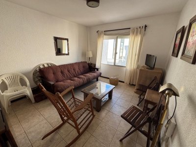 Apartamento 1 dormitorio, garage y terraza con parrillero. A 1 cuadra del Faro. Peninsula.