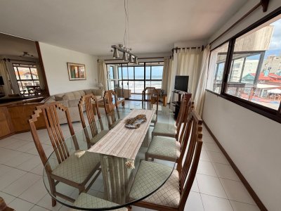 Apartamento de 3 dorm y 3 baños. Primera Línea. Emir