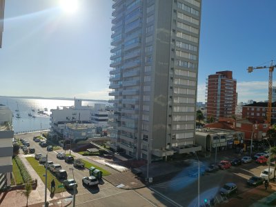 Apartamento 1 Dormitorio a 1 cuadra del Puerto ! Punta del Este