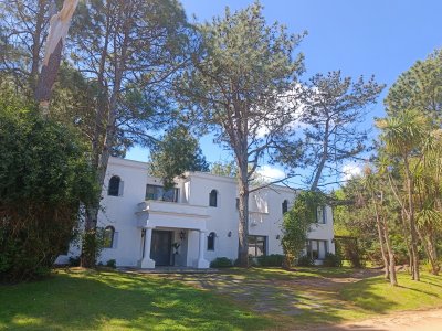 Venta Gran Casa 5 Dormitorios, Rincón del Indio, Punta del Este