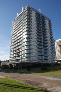 Venta Apartamento 3 Dormitorio, Av. Chiverta, Punta del Este