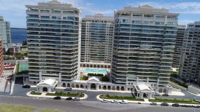 Apartamento 3 dormitorios 3 baños c/ Servicio Imperiale Punta del Este