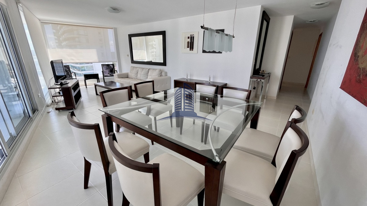 Apartamento en venta – 3 dormitorios + dependencia – Punta del Este